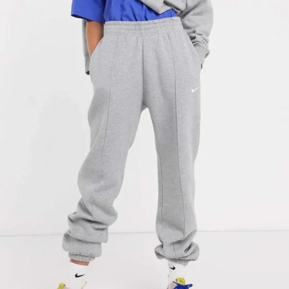 Nike Essential Fleece Jogger - Gray